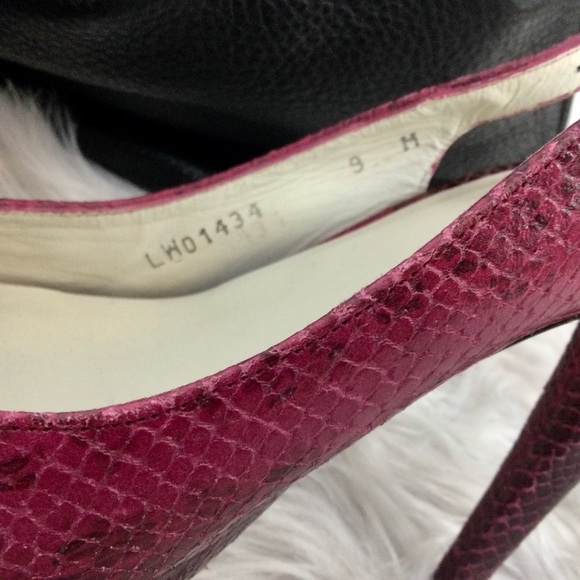 Stuart Weitzman Fuschia Snakeskin Platform Open Toe Heels With Bow EUC! - Picture 9 of 10